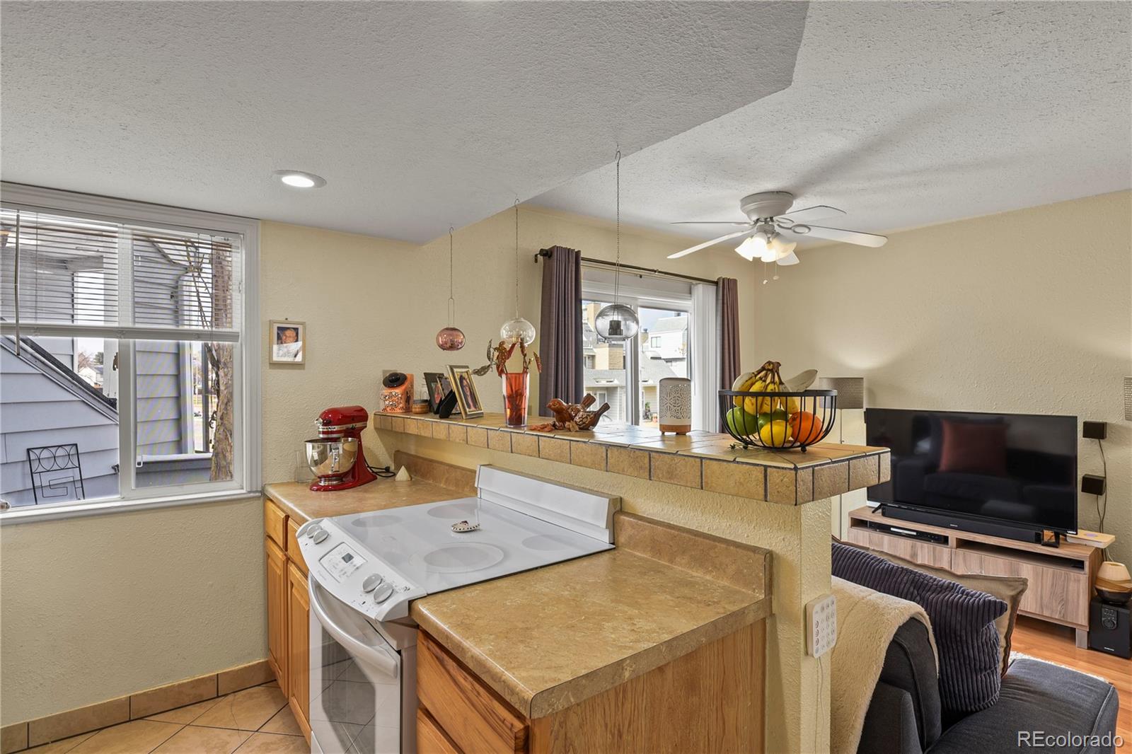 MLS Image #5 for 17054 e tennessee drive,aurora, Colorado