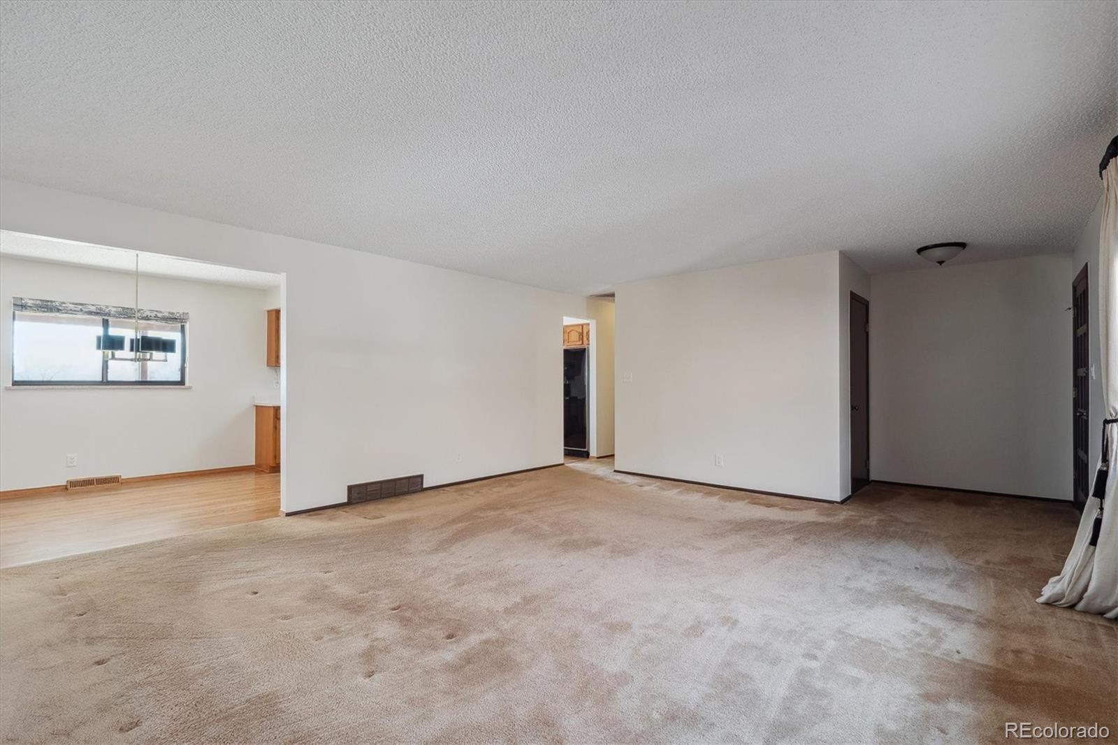 MLS Image #4 for 4192 s vrain street,denver, Colorado