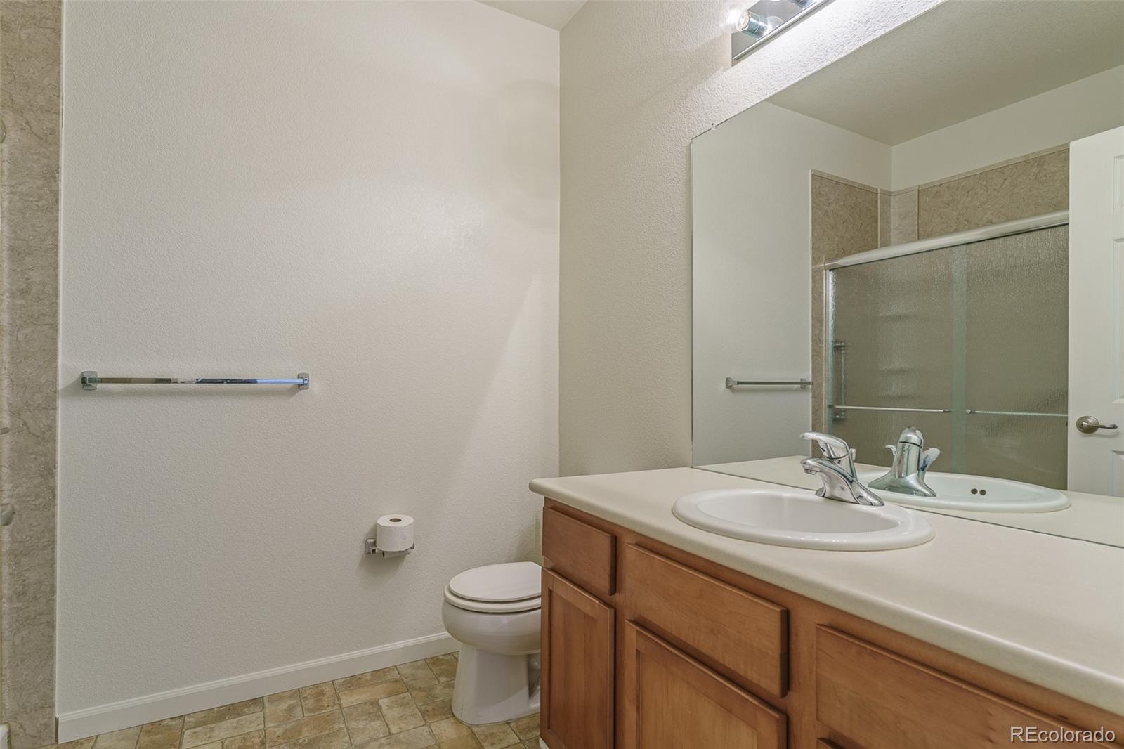 MLS Image #16 for 23455 e 5th place,aurora, Colorado