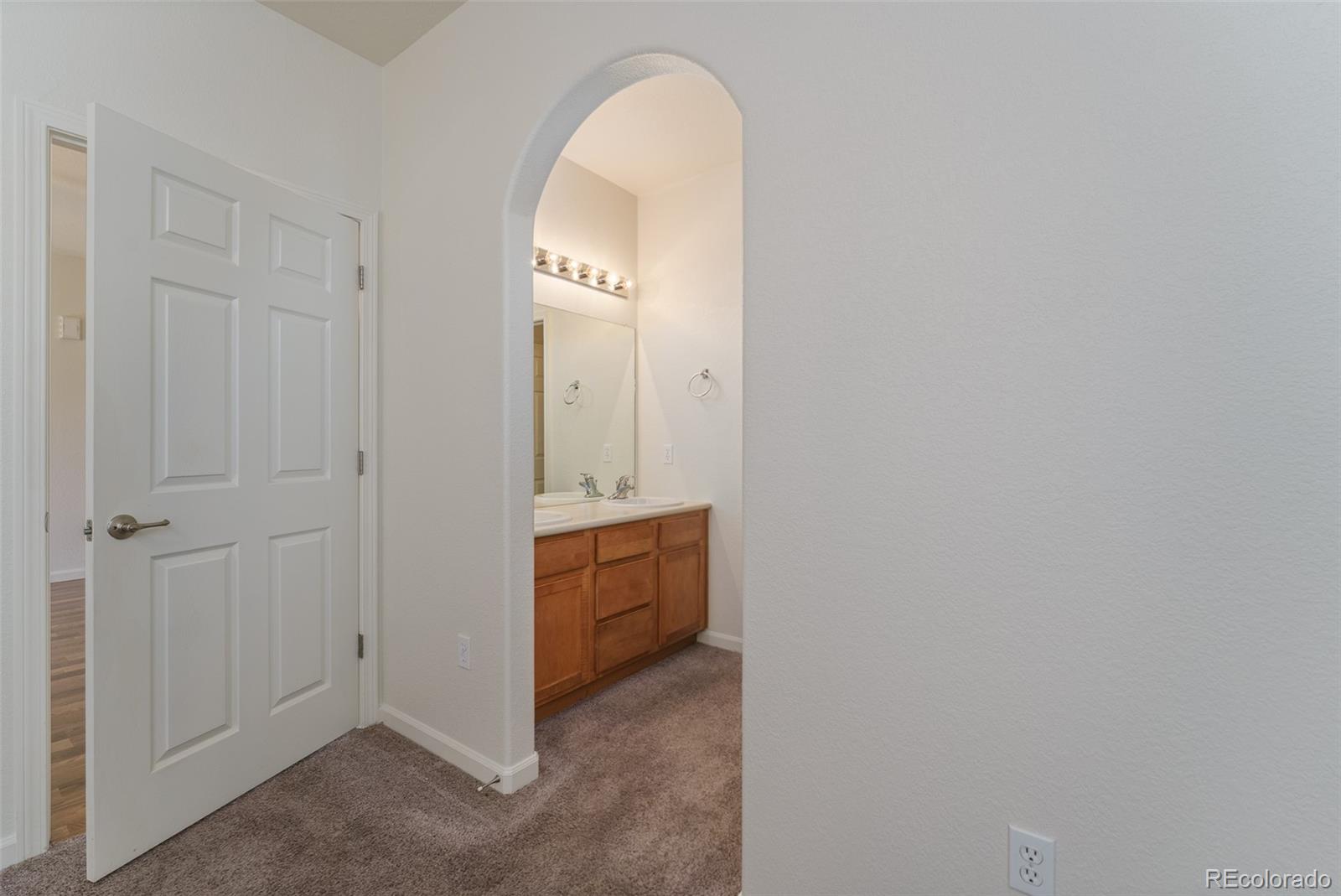 MLS Image #19 for 23455 e 5th place,aurora, Colorado