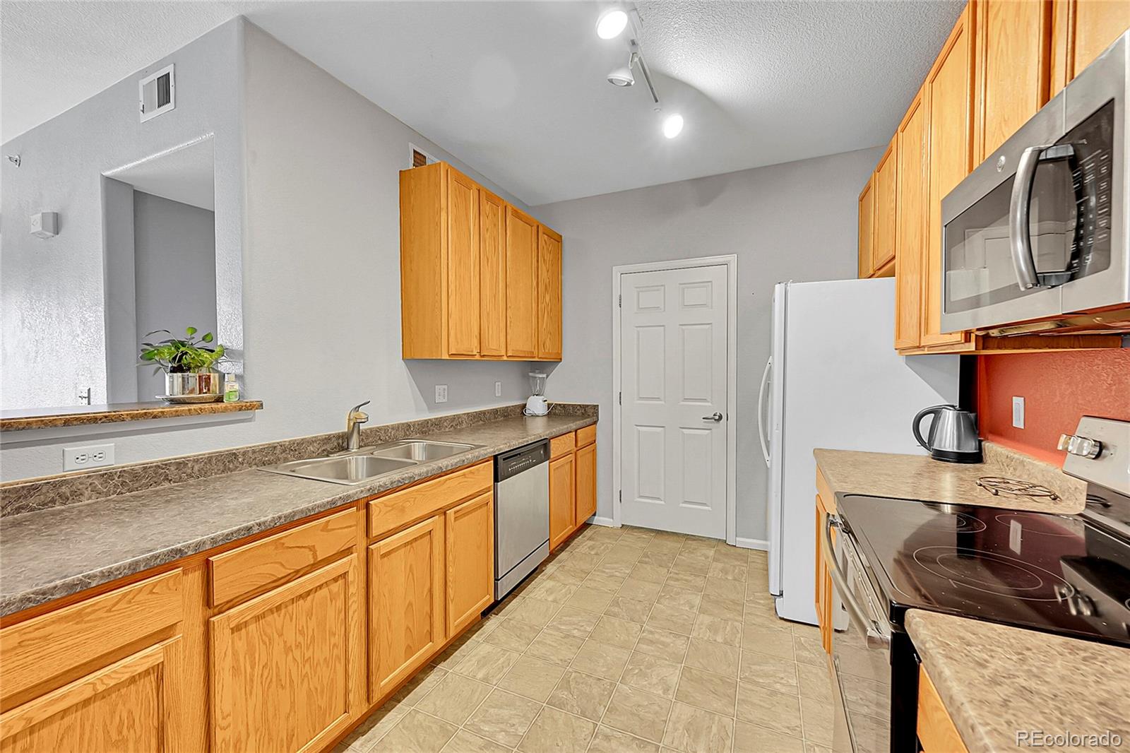 MLS Image #10 for 15700 e jamison drive,englewood, Colorado