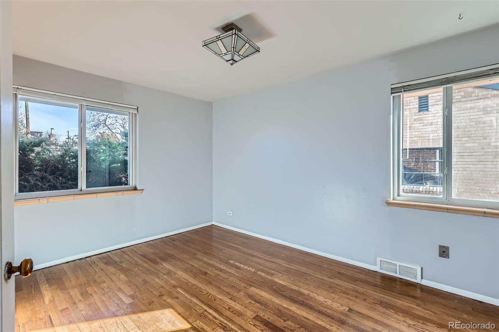 MLS Image #13 for 2675 n saint paul street,denver, Colorado