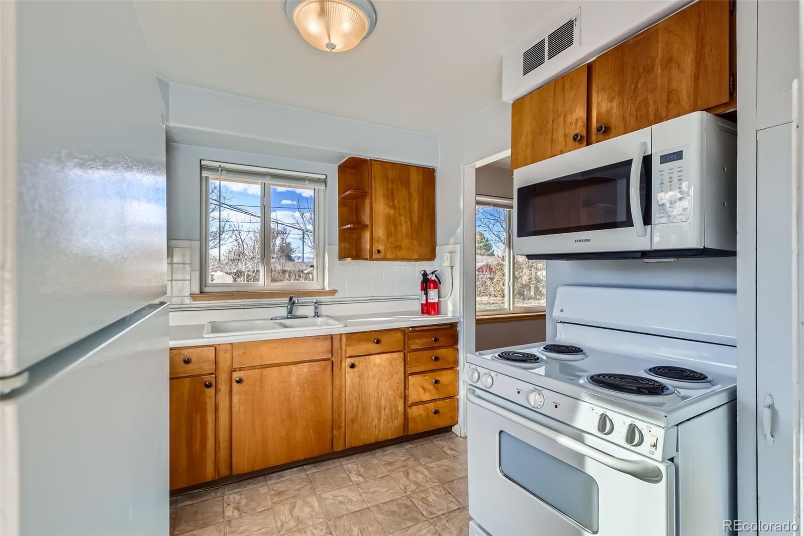 MLS Image #21 for 2675 n saint paul street,denver, Colorado