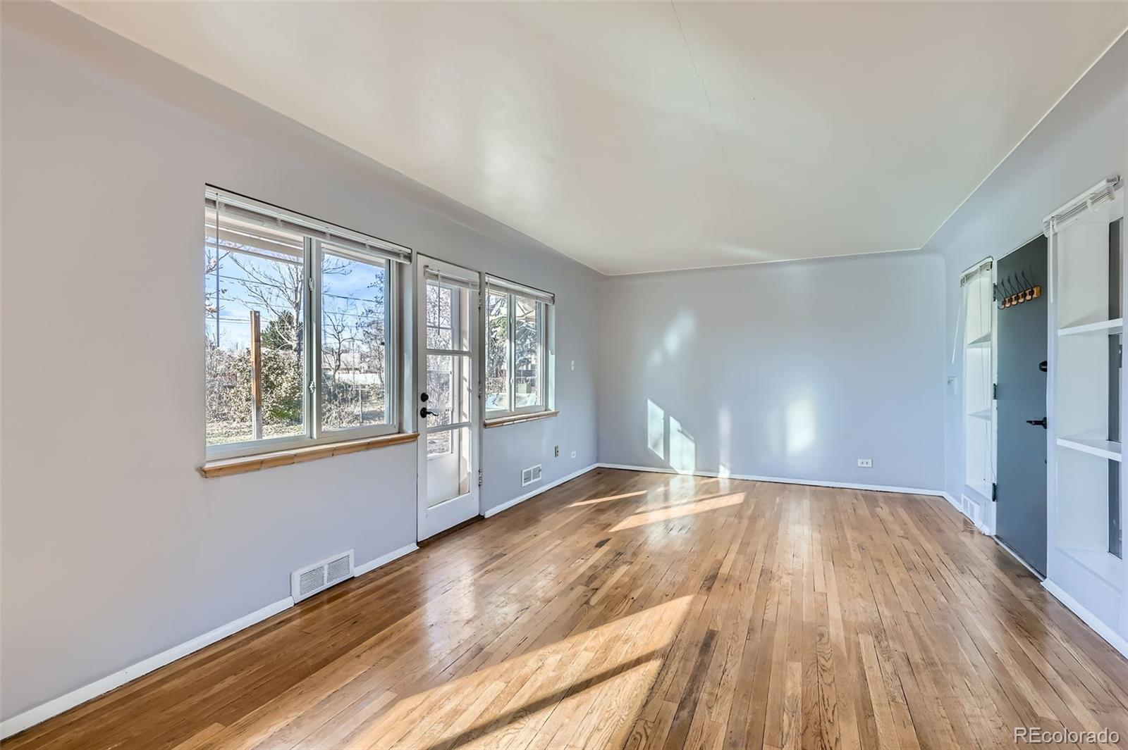 MLS Image #8 for 2675 n saint paul street,denver, Colorado