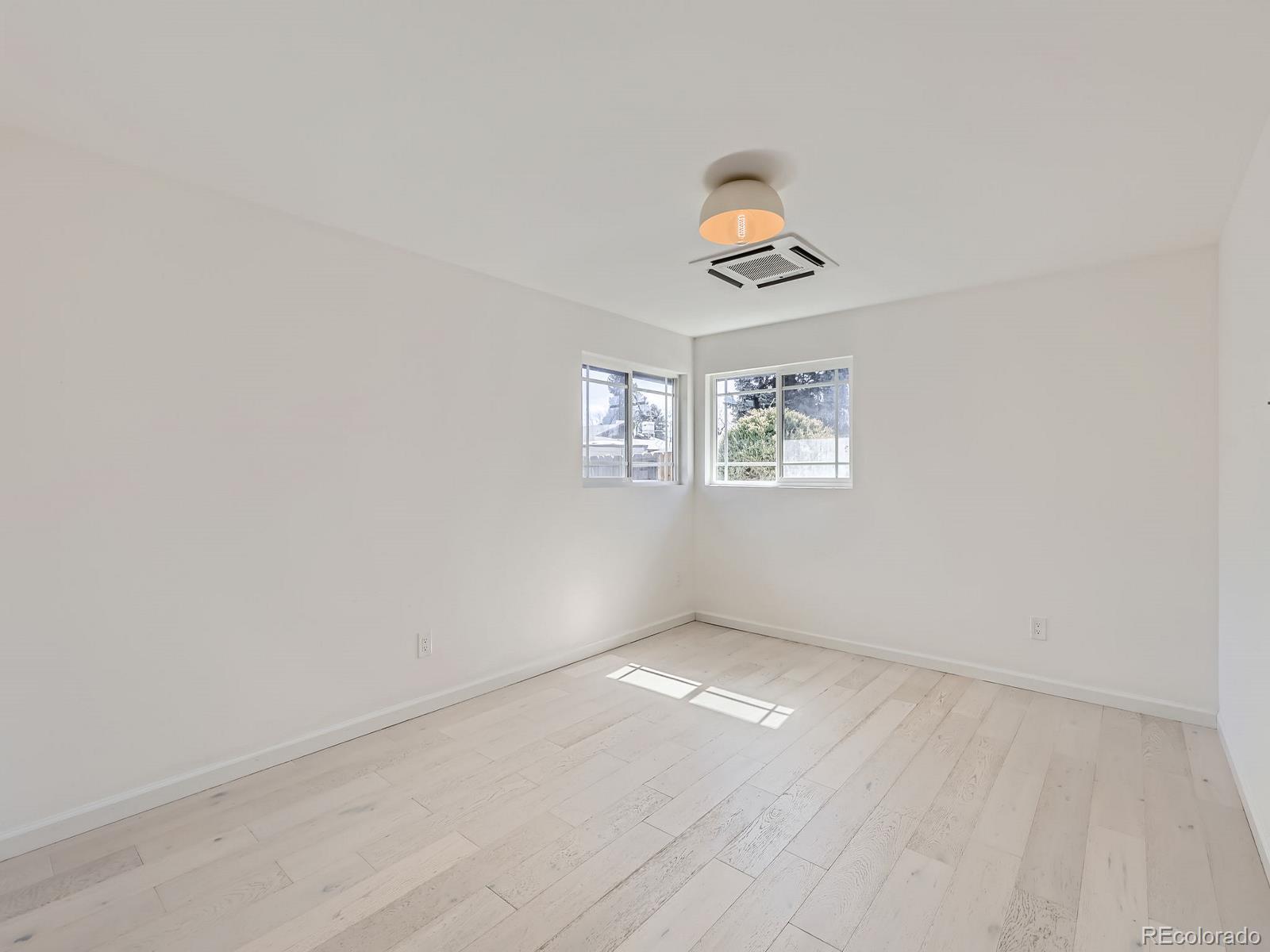 MLS Image #17 for 6585 e nevada place,denver, Colorado