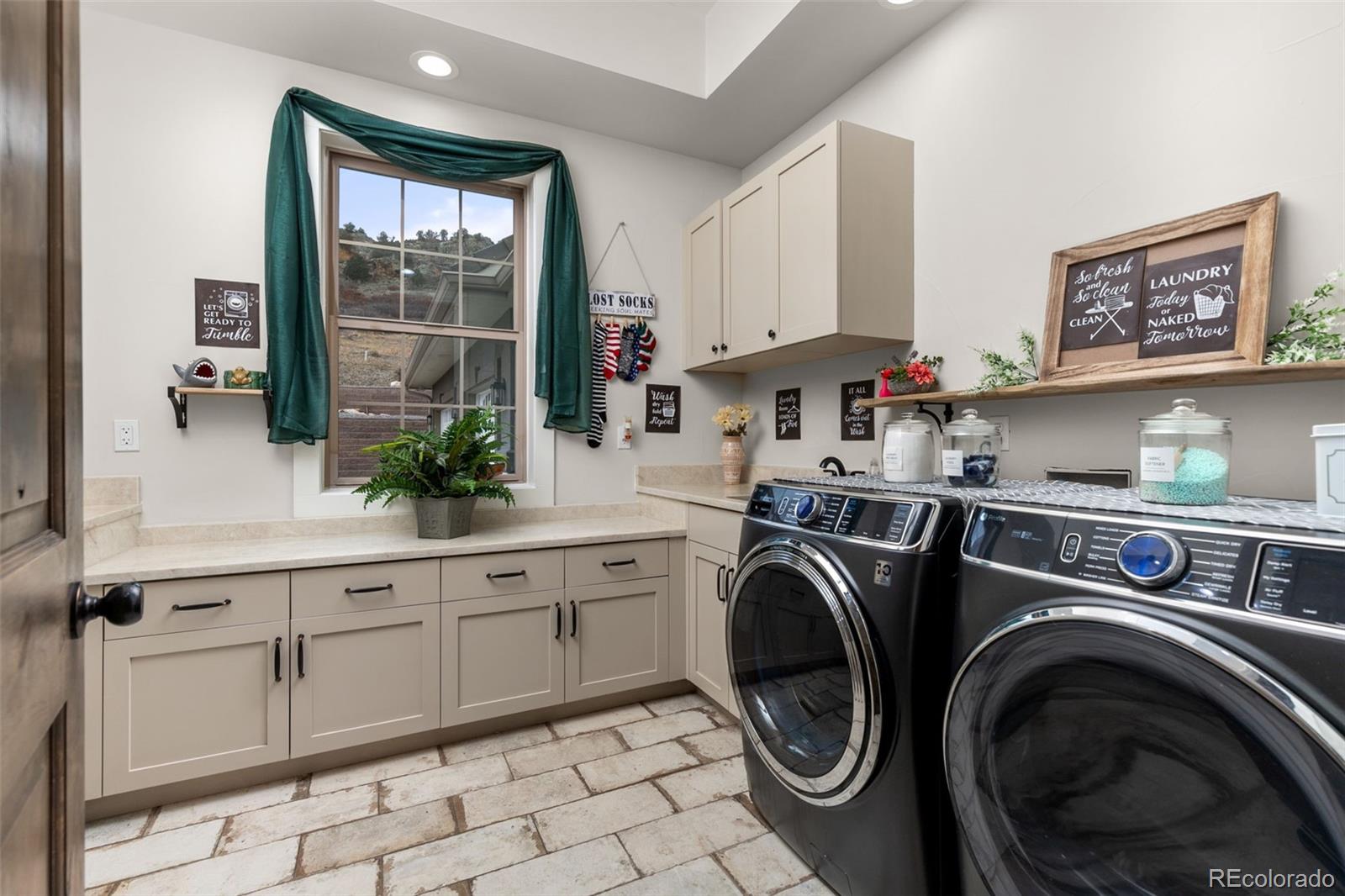 MLS Image #21 for 5489  country club drive,larkspur, Colorado