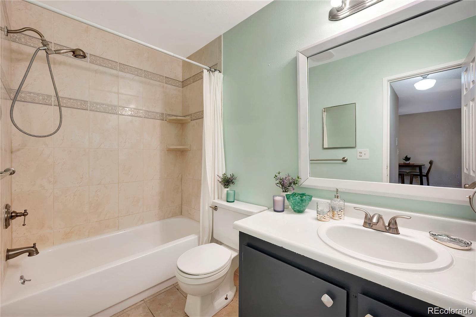 MLS Image #9 for 4110  hale parkway parkway,denver, Colorado