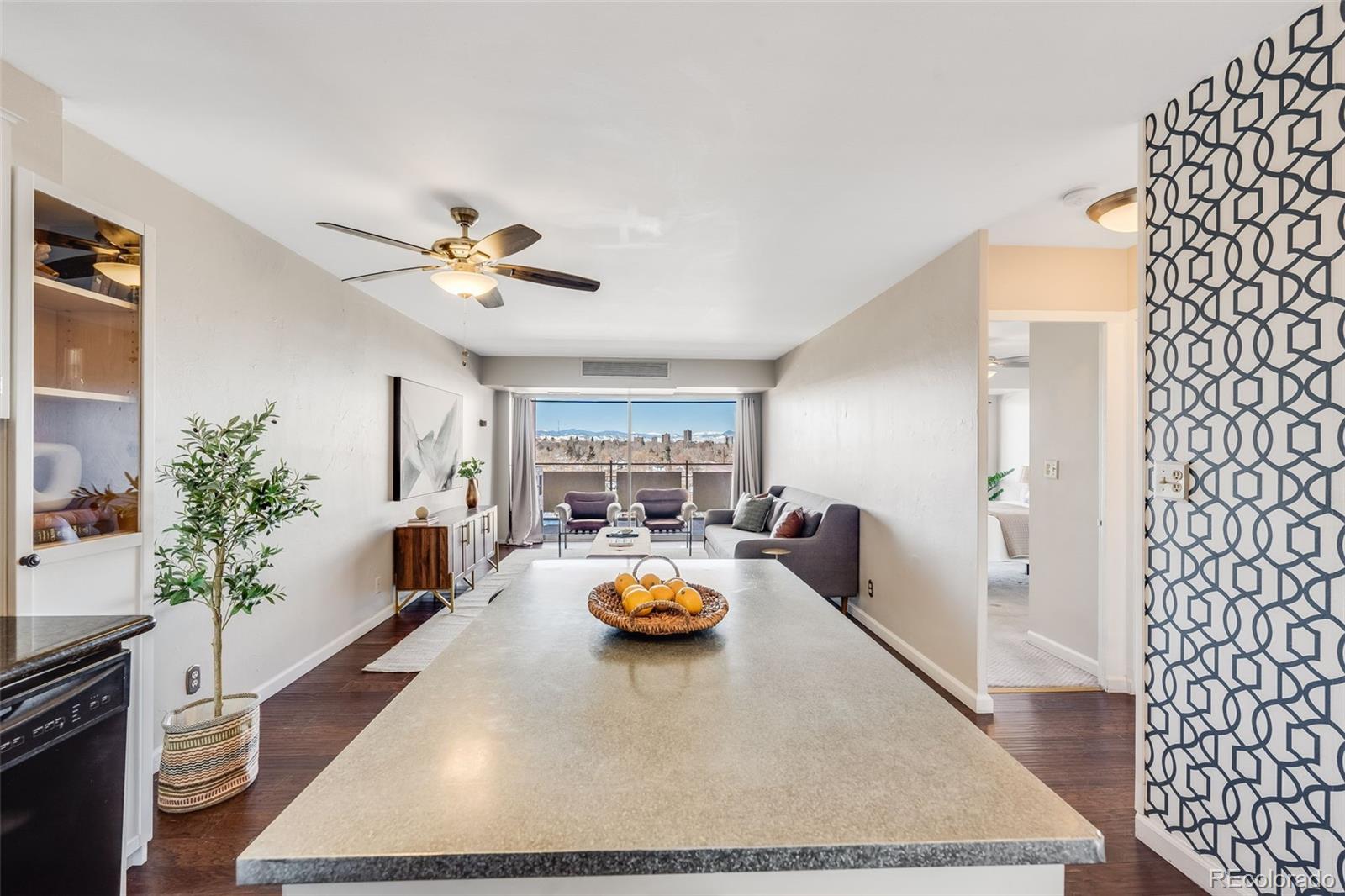 MLS Image #4 for 1121  albion street 803,denver, Colorado