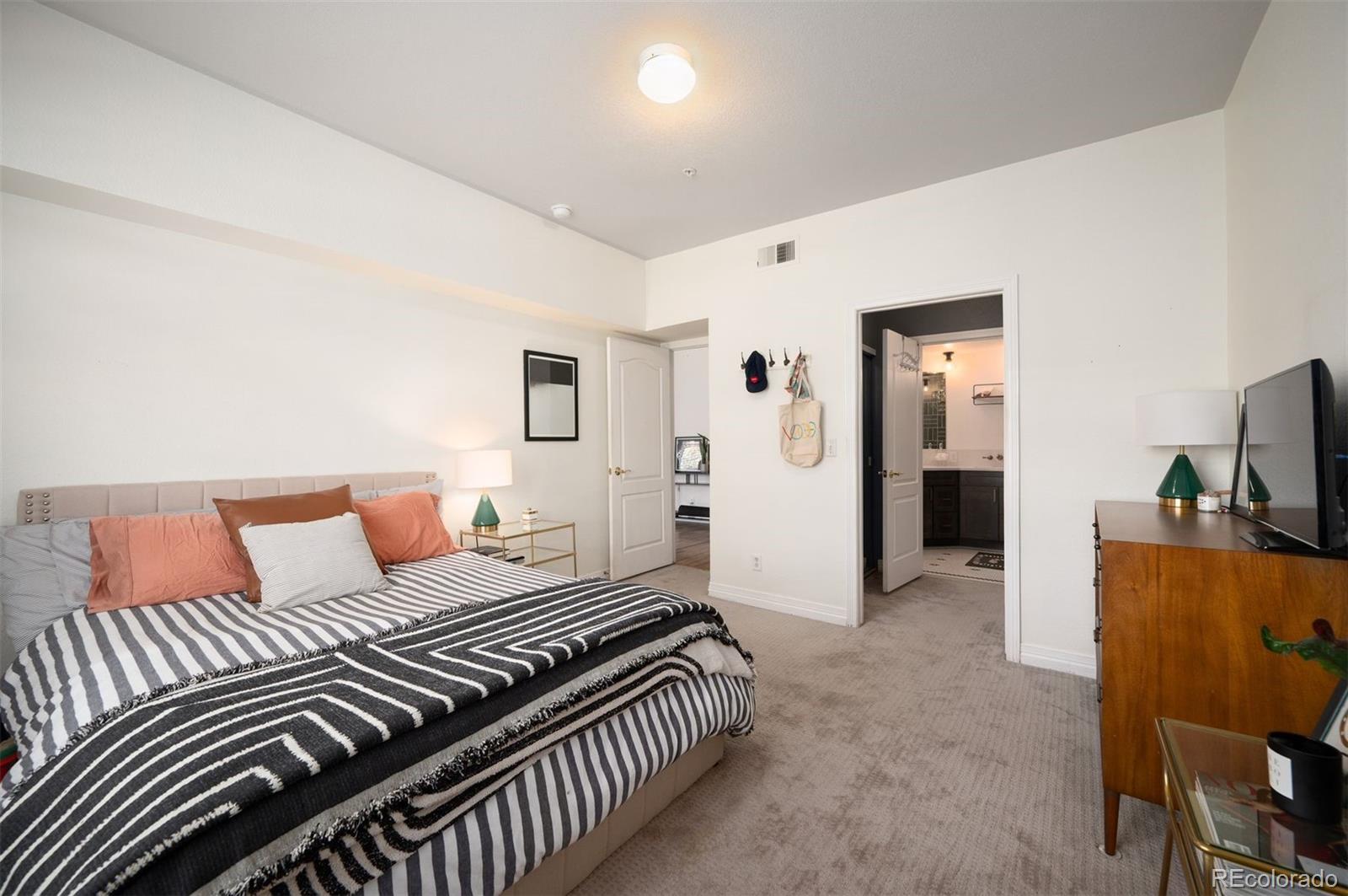 MLS Image #21 for 111 s monroe street,denver, Colorado