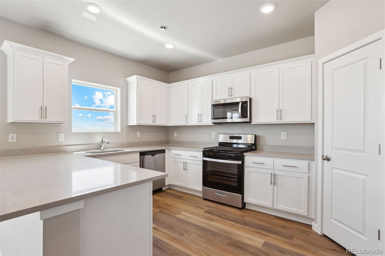MLS Image #1 for 48270  shetland drive,bennett, Colorado