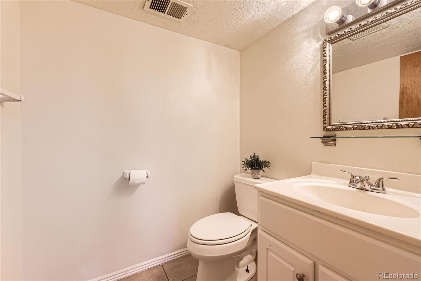 MLS Image #14 for 8813 w arbor avenue,littleton, Colorado