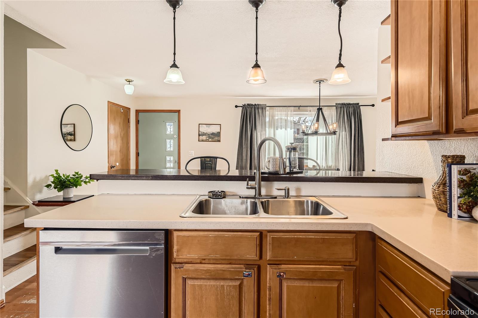 MLS Image #9 for 8813 w arbor avenue,littleton, Colorado