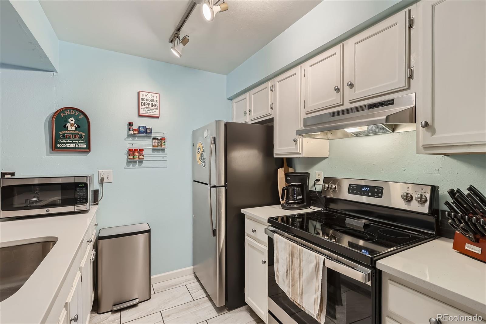 MLS Image #10 for 3141 s tamarac drive,denver, Colorado