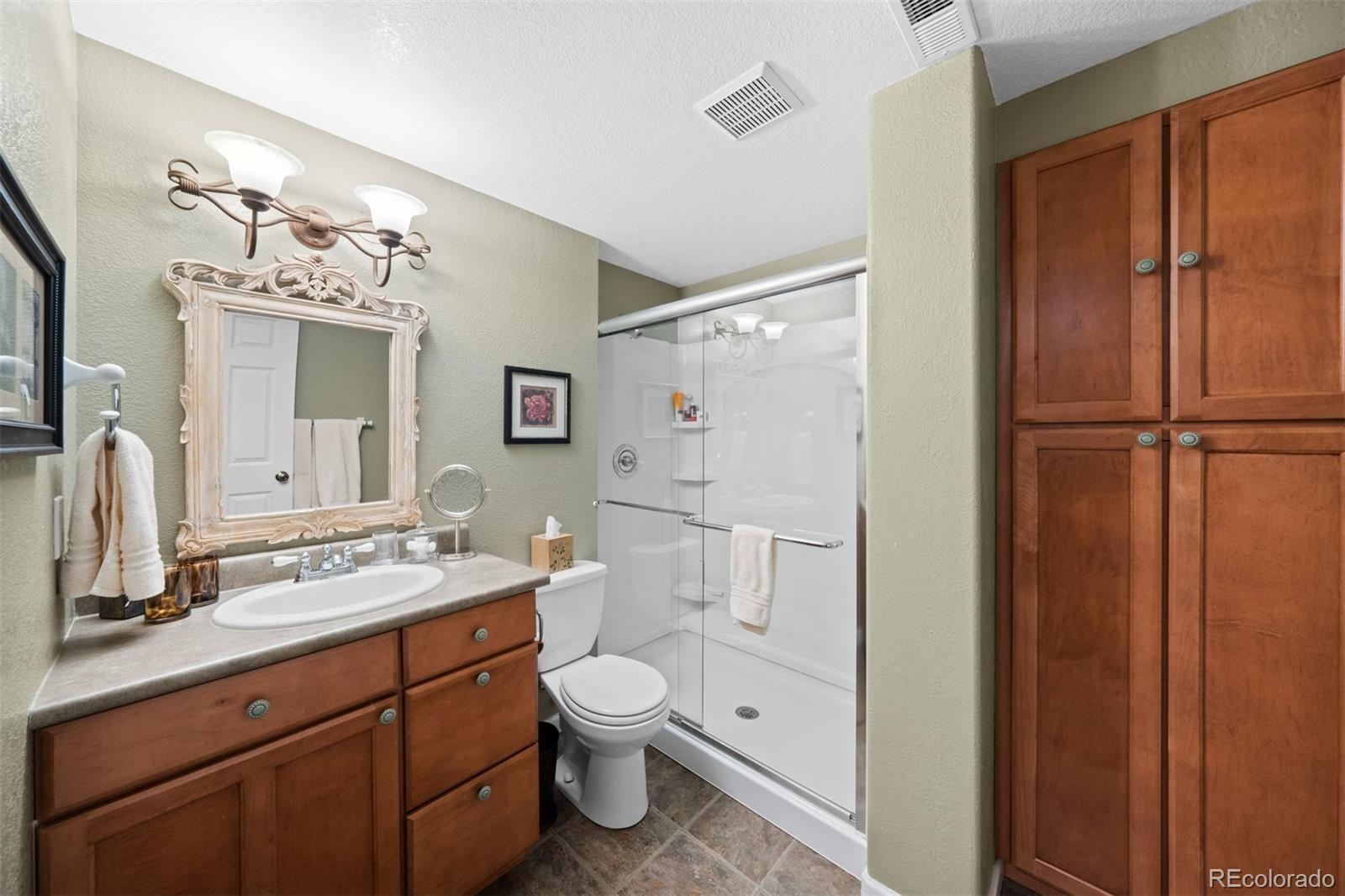 MLS Image #23 for 1004  roslyn court,denver, Colorado