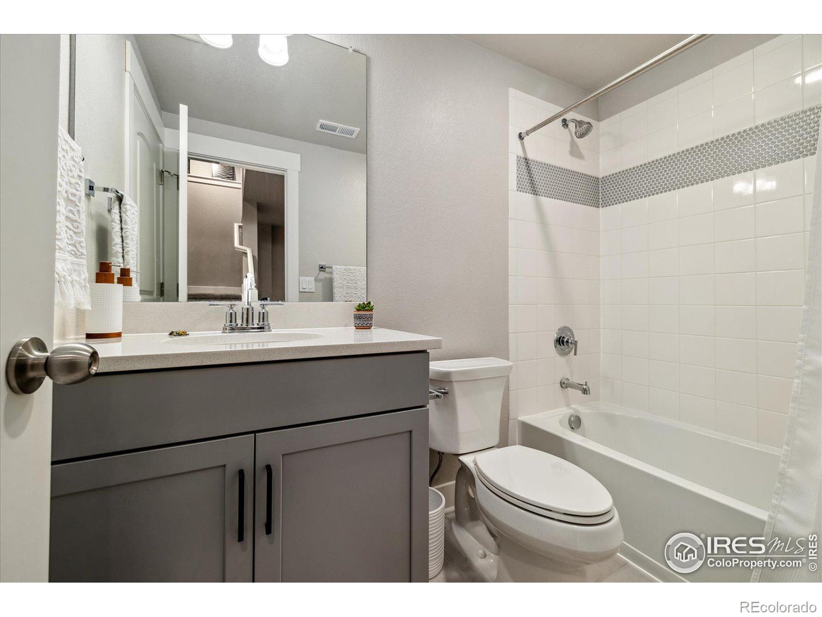 MLS Image #24 for 6334 n dayton way,denver, Colorado