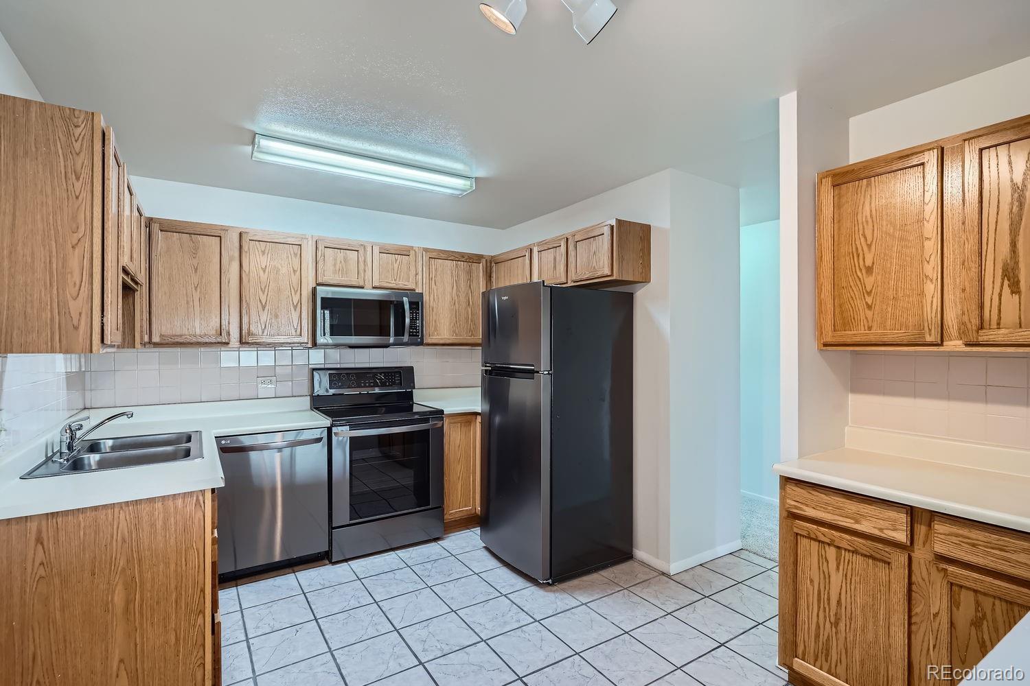 MLS Image #5 for 650 s clinton street,denver, Colorado