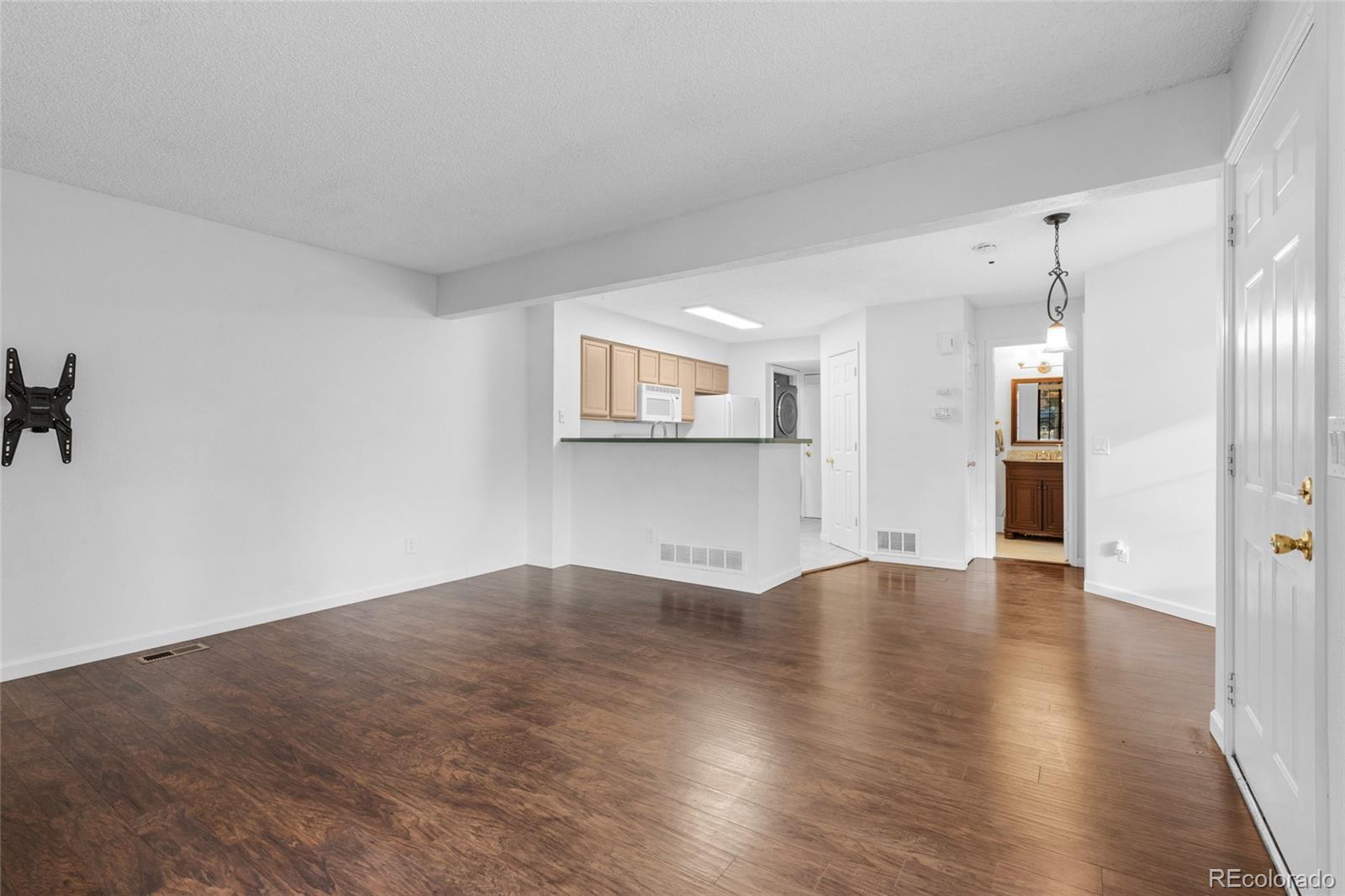 MLS Image #11 for 980 s dahlia street a,denver, Colorado