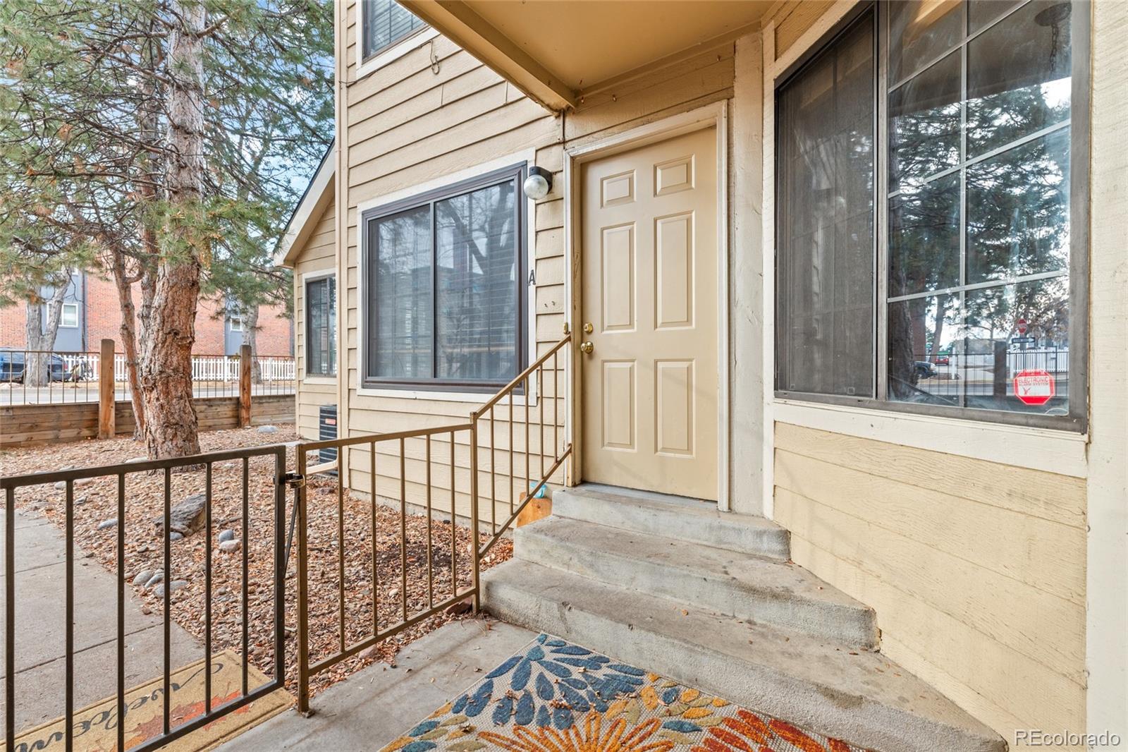 MLS Image #2 for 980 s dahlia street a,denver, Colorado