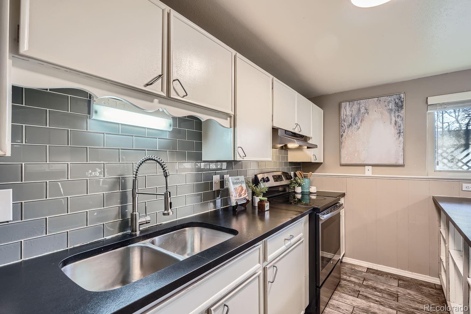 MLS Image #12 for 2925 s ingalls way,denver, Colorado