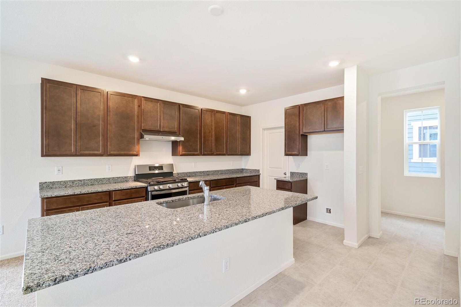 MLS Image #11 for 20630 e 58th avenue,aurora, Colorado