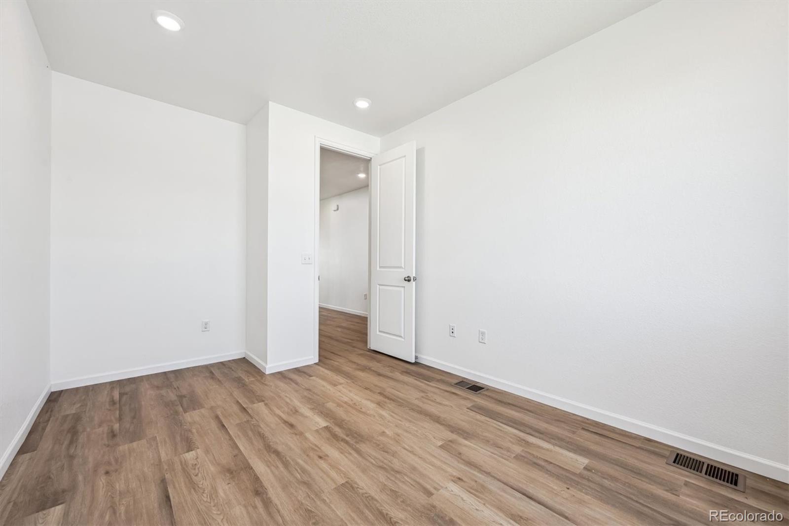 MLS Image #3 for 300  smith avenue,keenesburg, Colorado