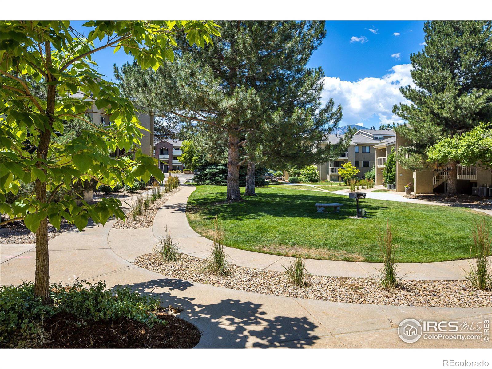 MLS Image #19 for 60 s boulder circle,boulder, Colorado