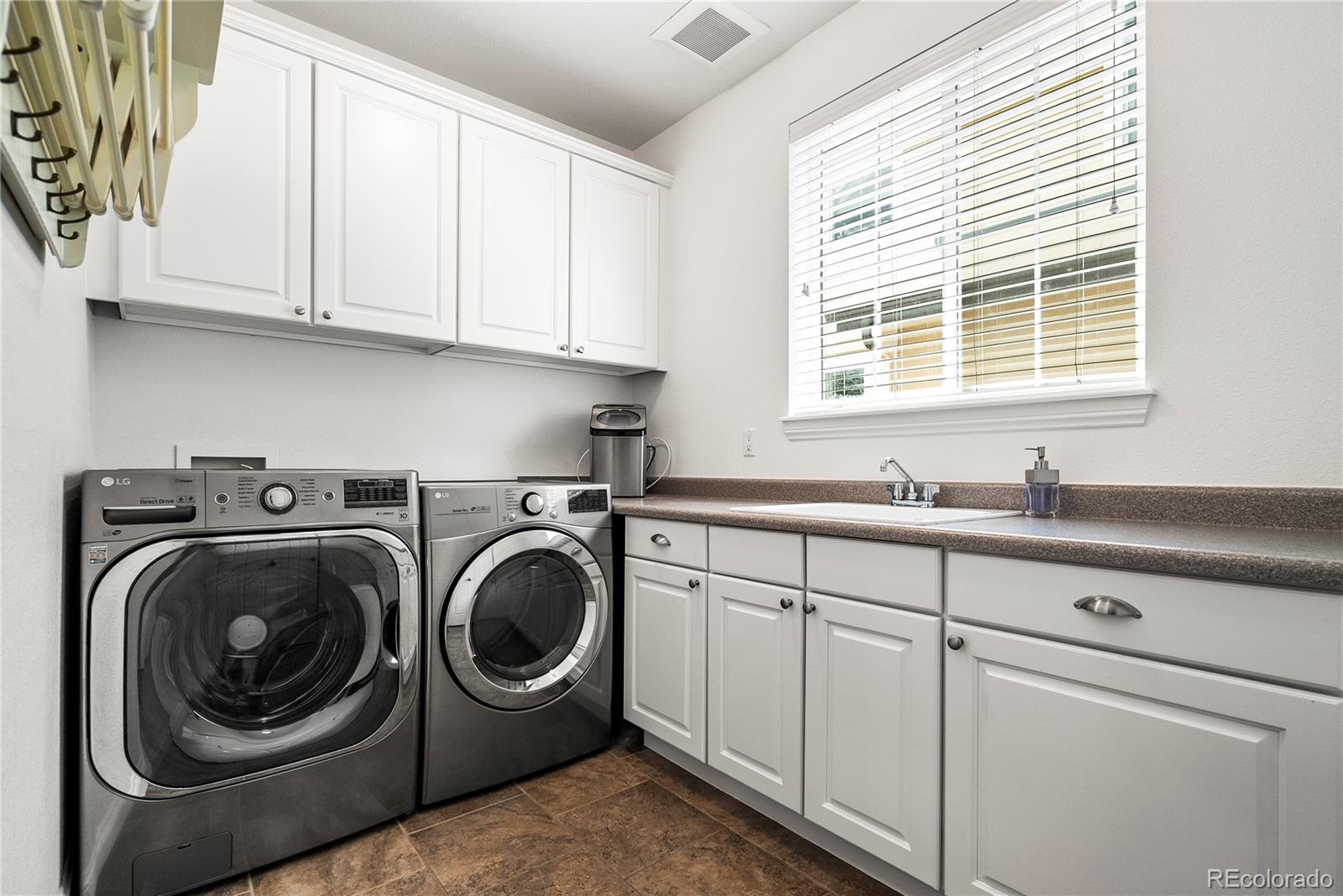 MLS Image #14 for 9237 e 4th place,denver, Colorado