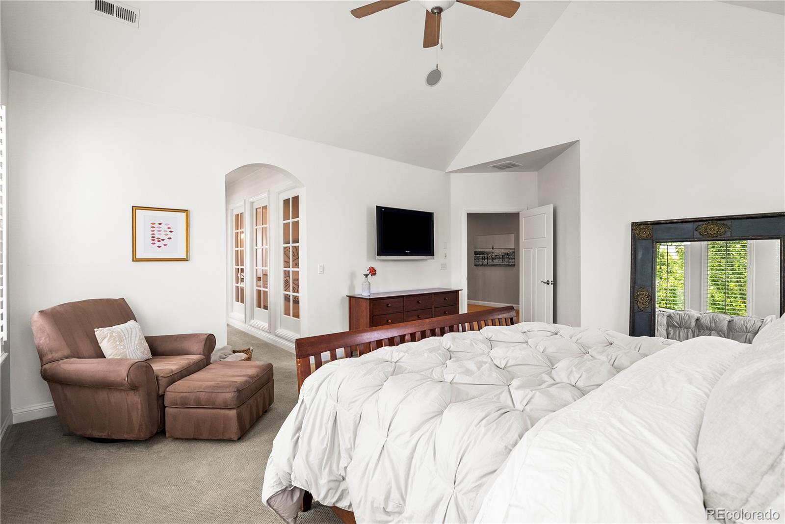 MLS Image #18 for 9237 e 4th place,denver, Colorado