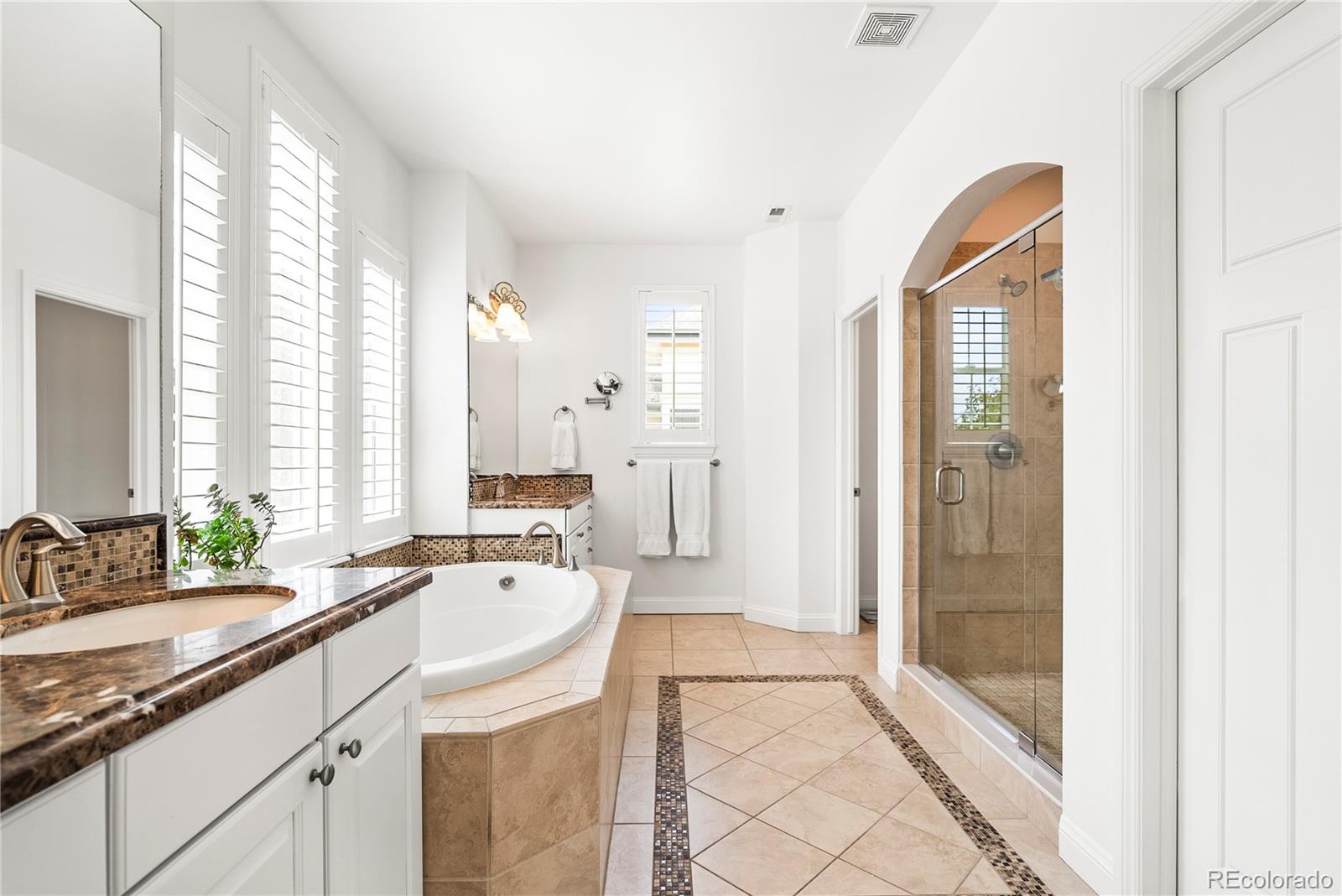 MLS Image #21 for 9237 e 4th place,denver, Colorado