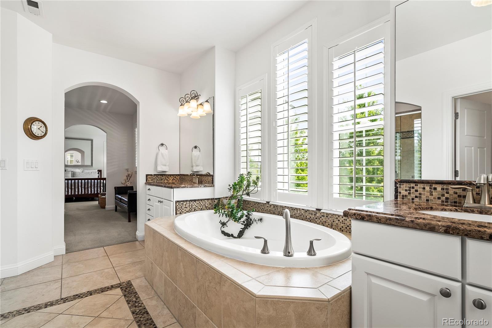 MLS Image #22 for 9237 e 4th place,denver, Colorado