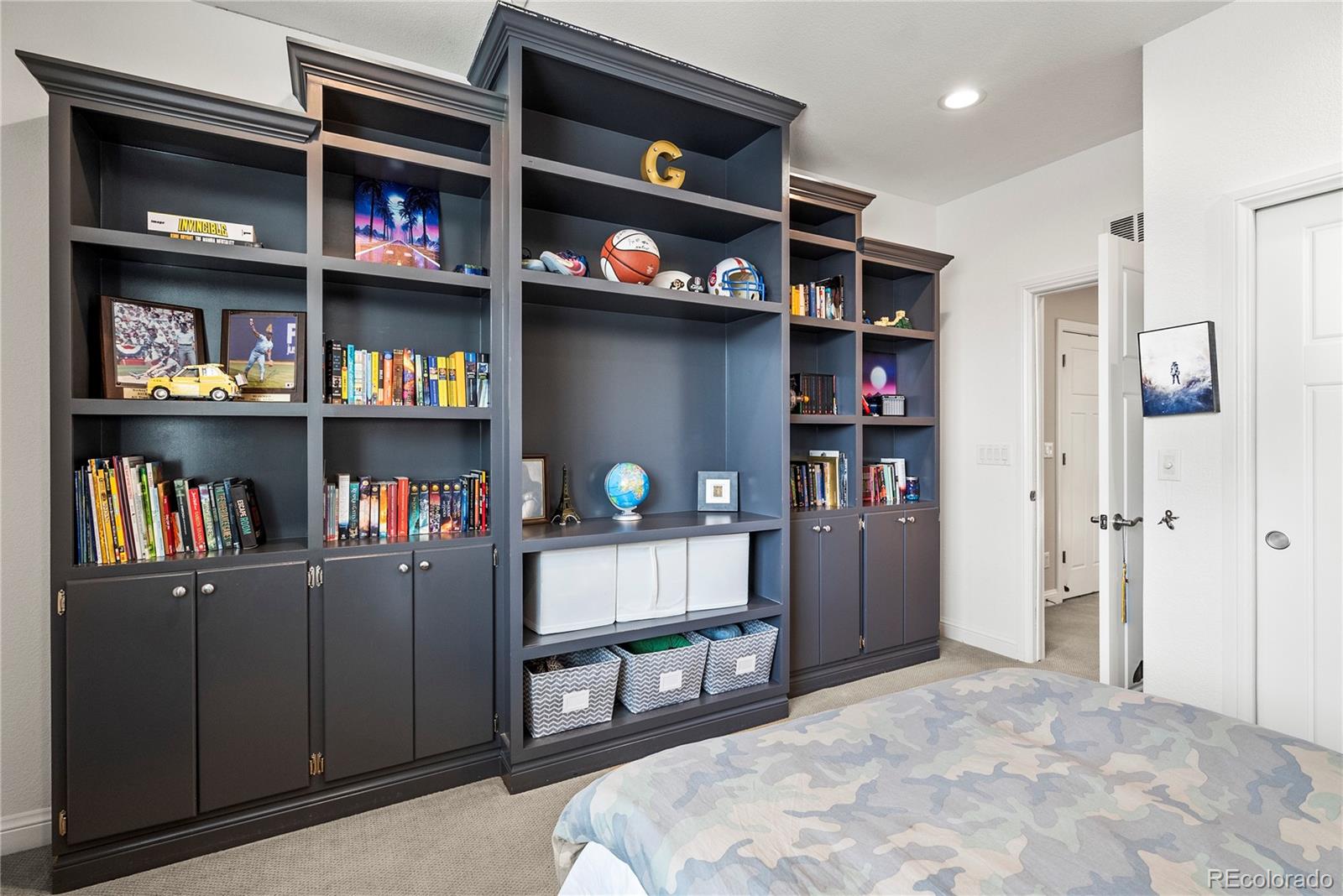 MLS Image #25 for 9237 e 4th place,denver, Colorado