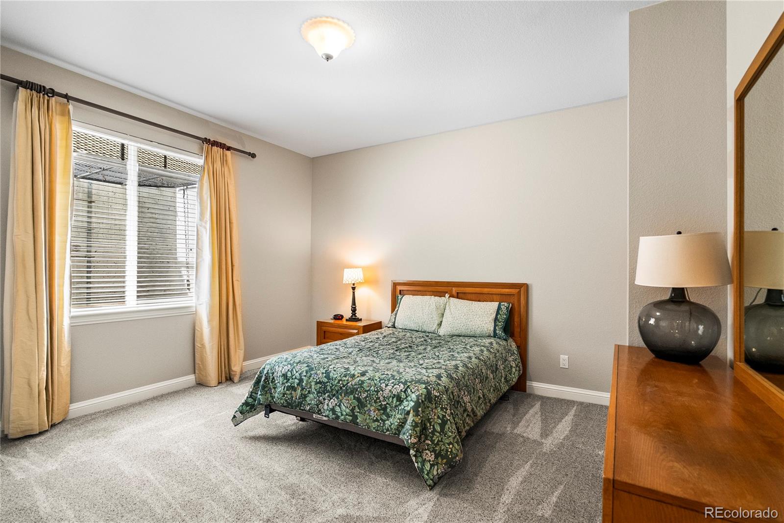 MLS Image #33 for 9237 e 4th place,denver, Colorado