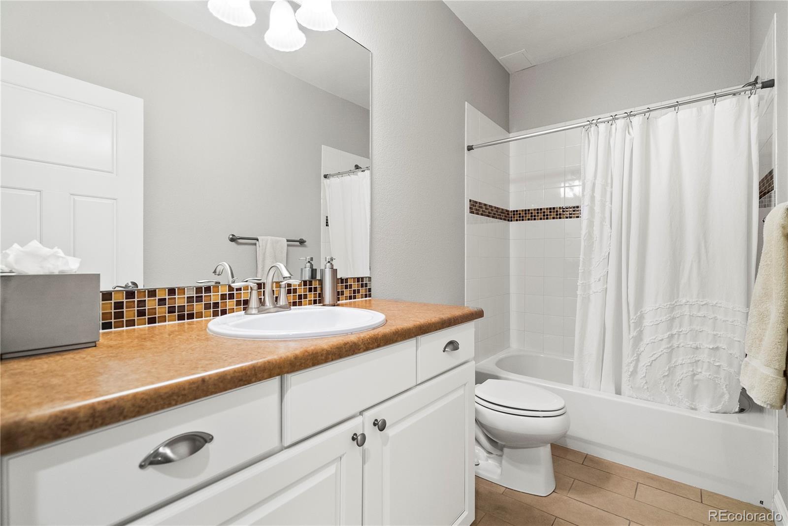 MLS Image #34 for 9237 e 4th place,denver, Colorado