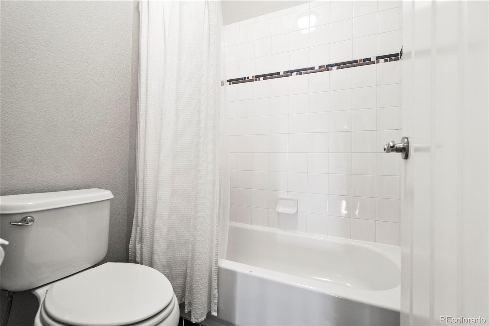 MLS Image #36 for 9237 e 4th place,denver, Colorado