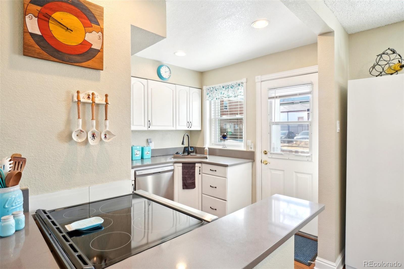 MLS Image #9 for 2805  jasmine street,denver, Colorado