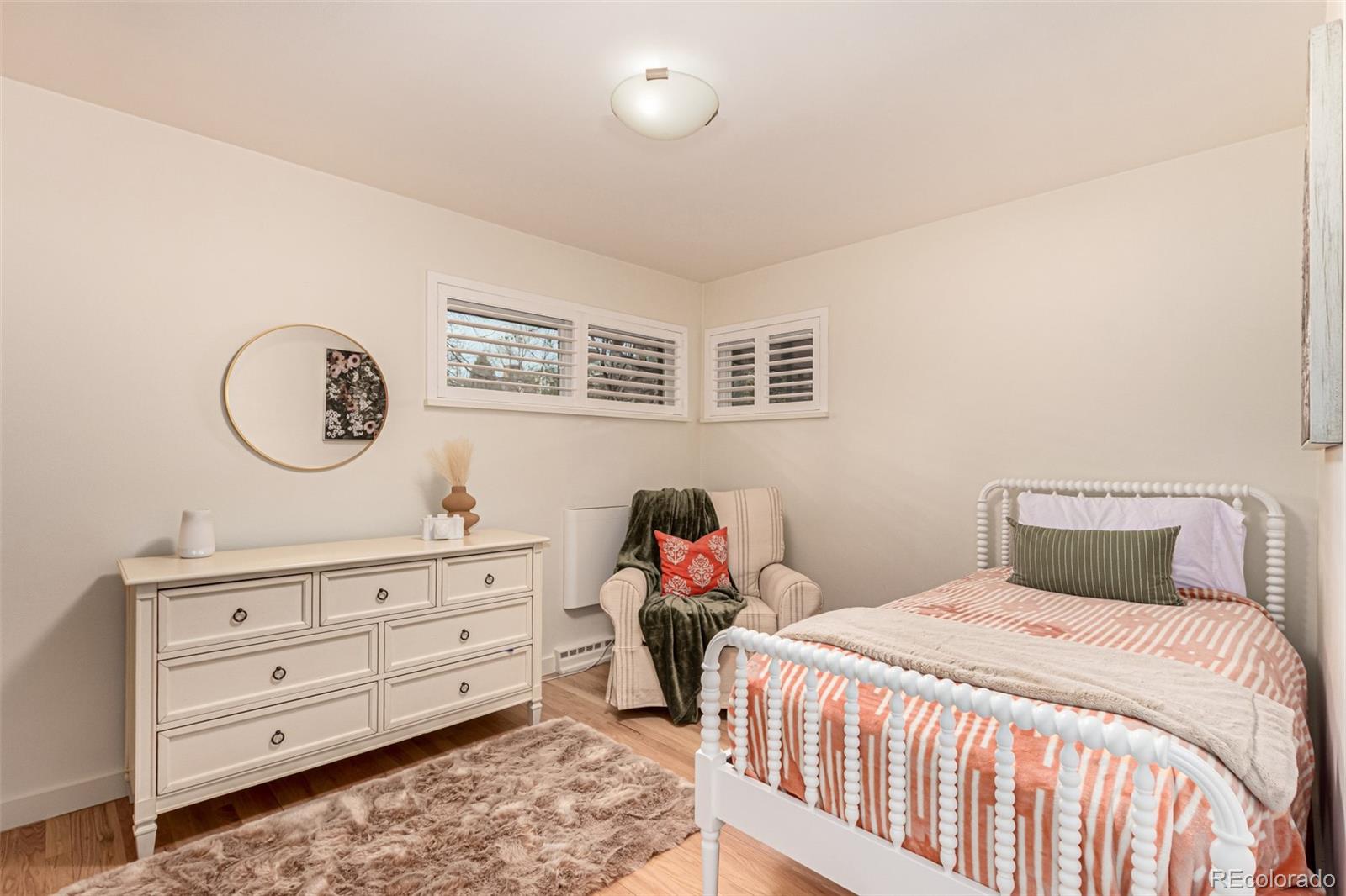 MLS Image #18 for 374  holly street,denver, Colorado