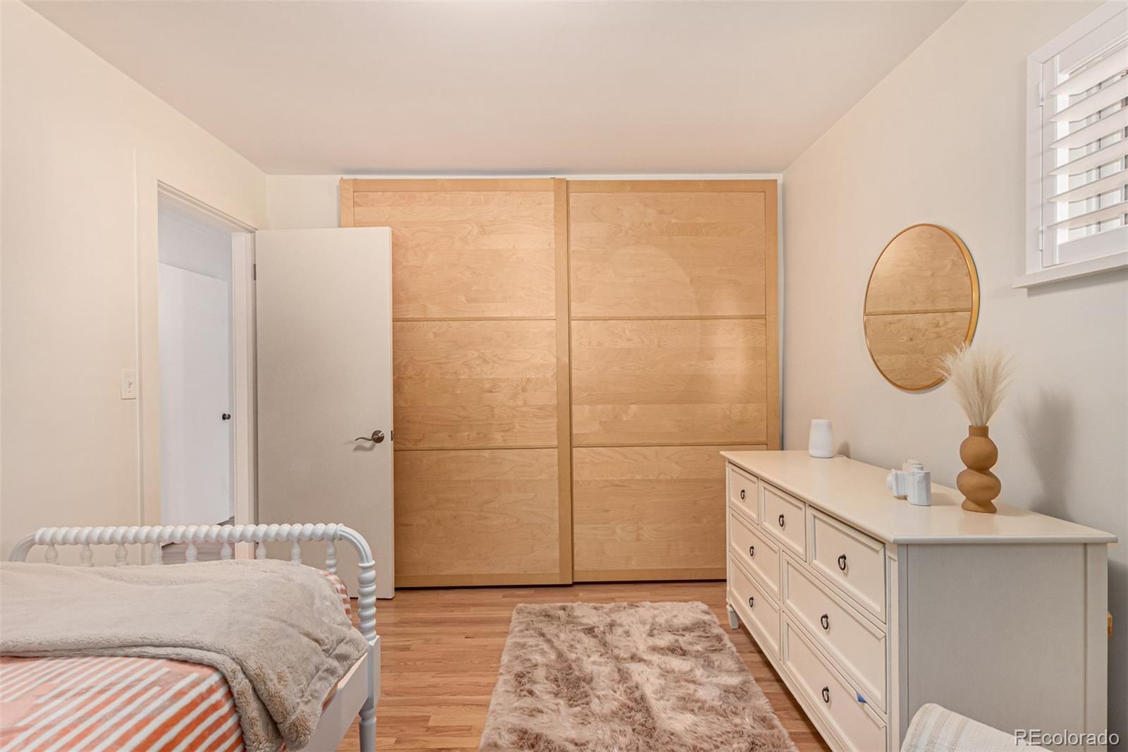 MLS Image #19 for 374  holly street,denver, Colorado