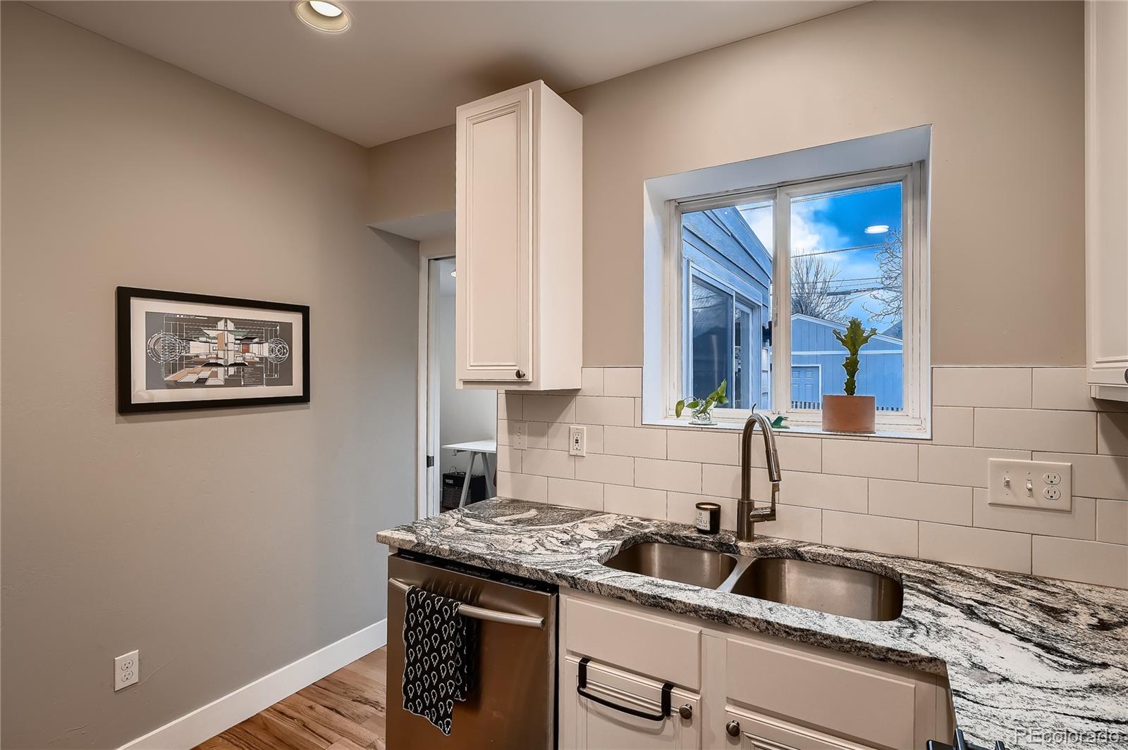 MLS Image #11 for 1181 s clarkson street,denver, Colorado