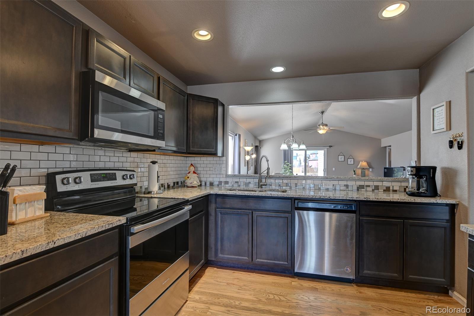 MLS Image #6 for 6514  harvey lane,colorado springs, Colorado