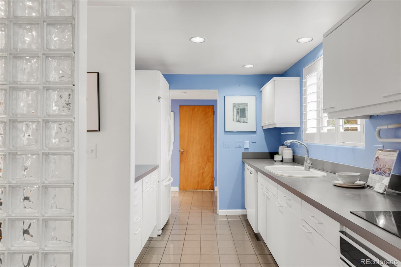 MLS Image #29 for 701 s milwaukee street,denver, Colorado