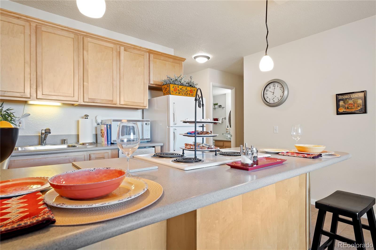 MLS Image #17 for 909 n logan street,denver, Colorado