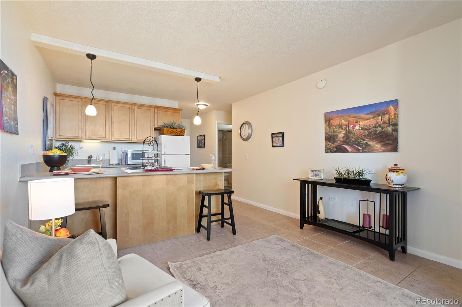 MLS Image #23 for 909 n logan street,denver, Colorado