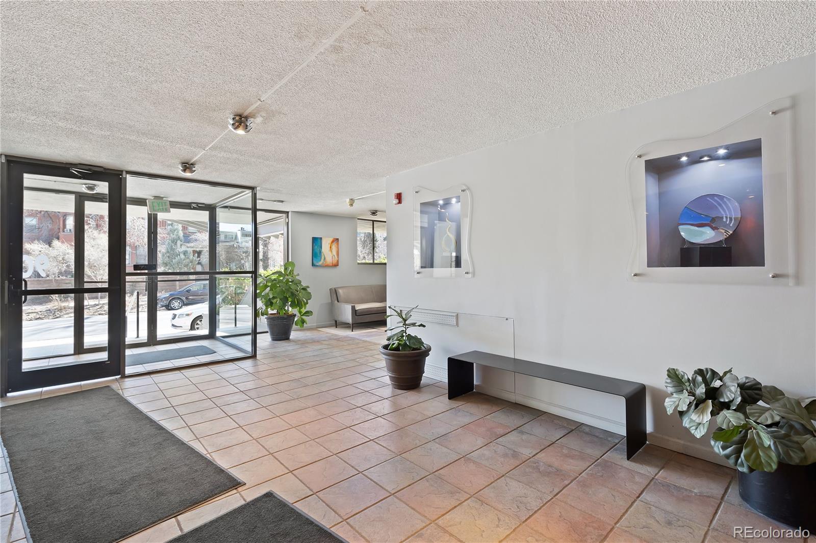 MLS Image #3 for 909 n logan street,denver, Colorado