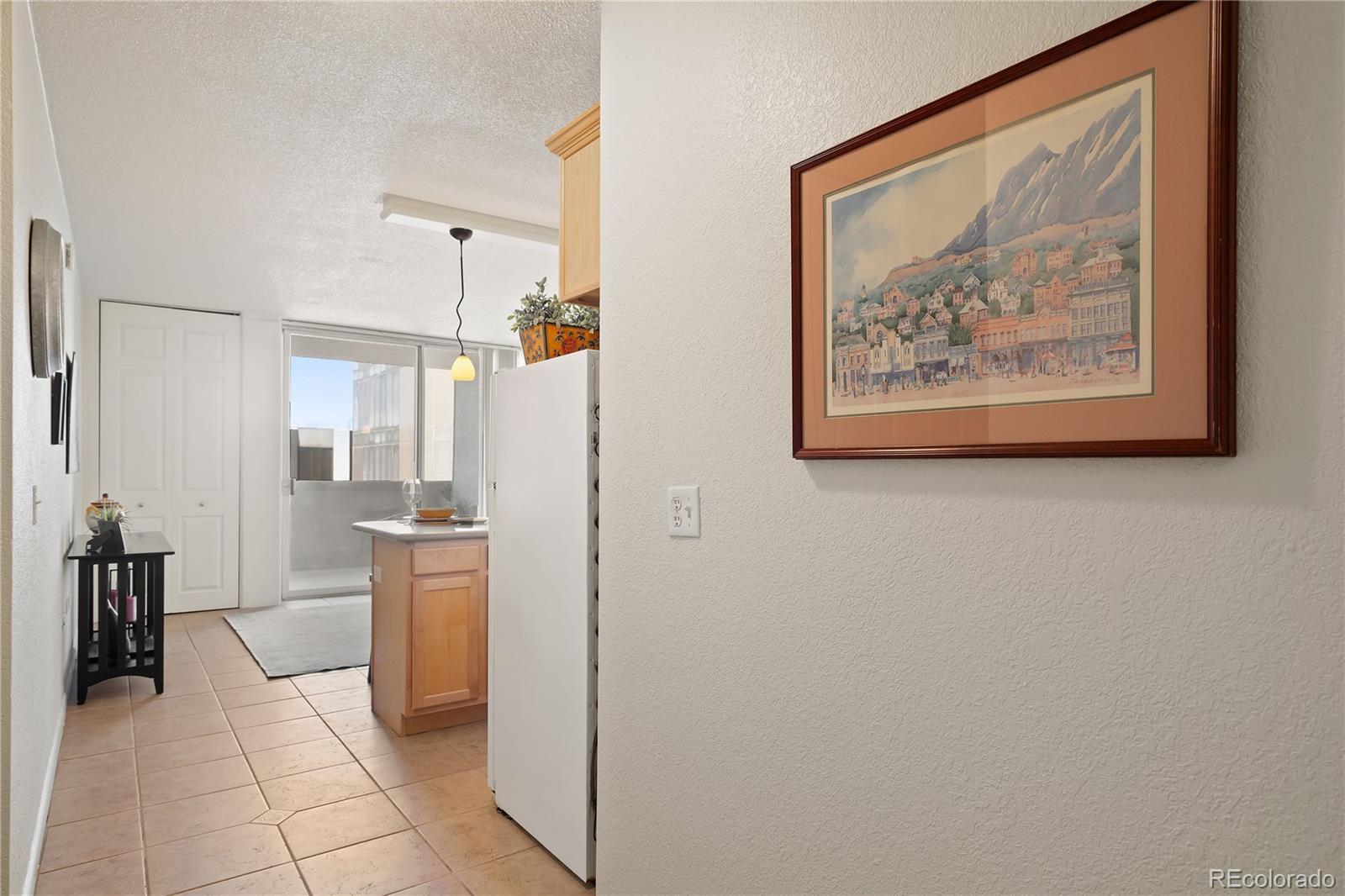 MLS Image #5 for 909 n logan street,denver, Colorado