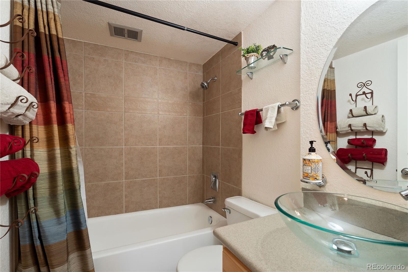MLS Image #8 for 909 n logan street,denver, Colorado