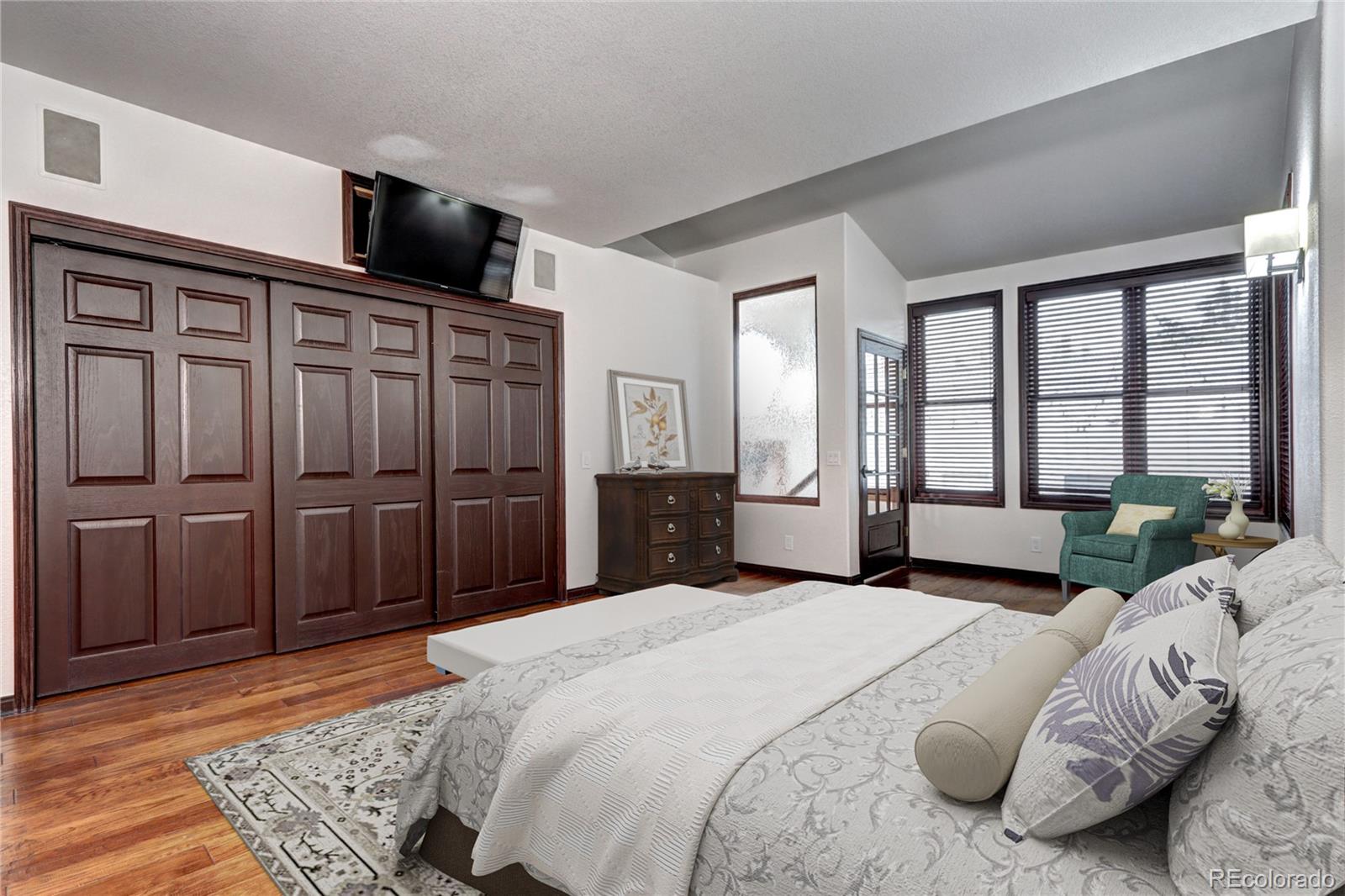 MLS Image #14 for 925 n emerson street,denver, Colorado