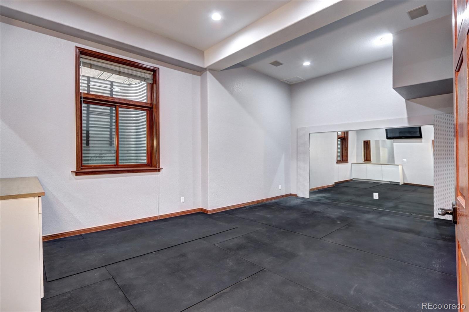 MLS Image #30 for 925 n emerson street,denver, Colorado