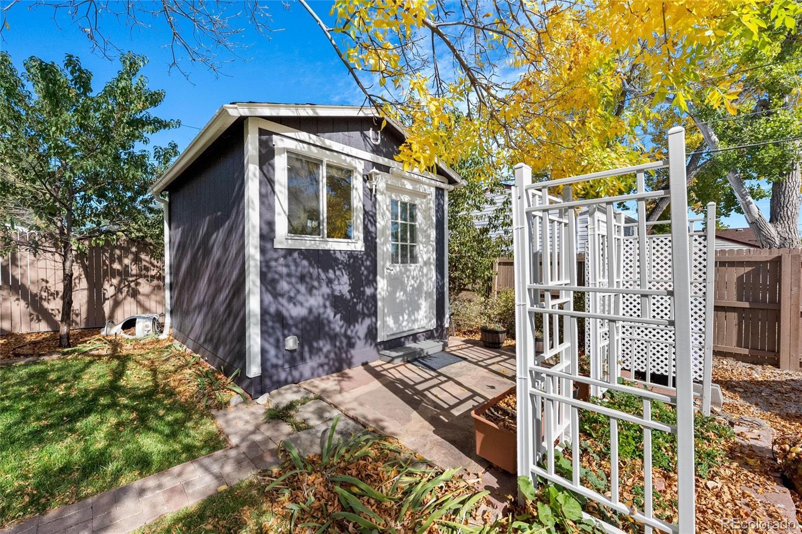 MLS Image #20 for 930 s eliot street,denver, Colorado