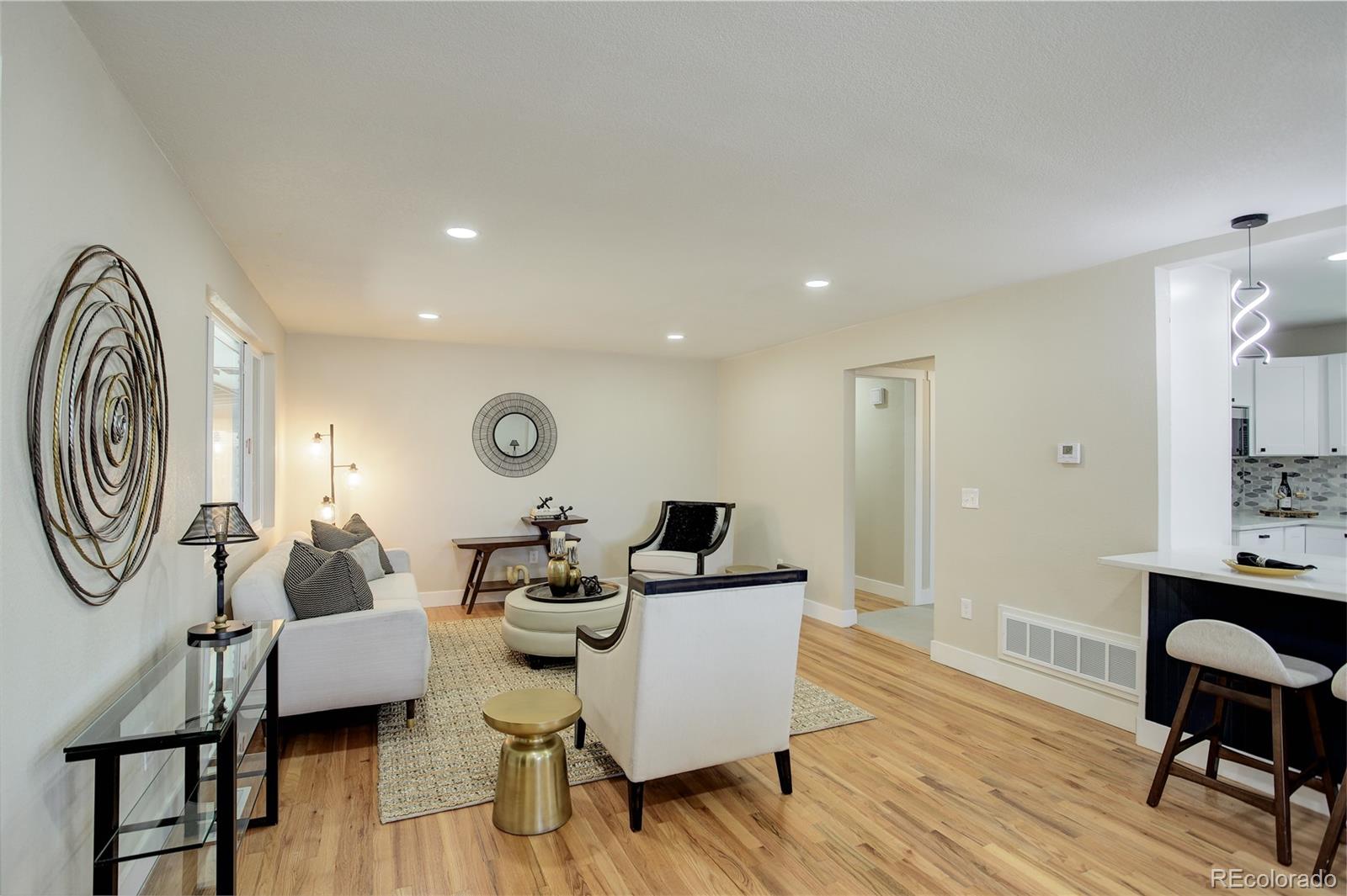MLS Image #11 for 2202 s grape street,denver, Colorado
