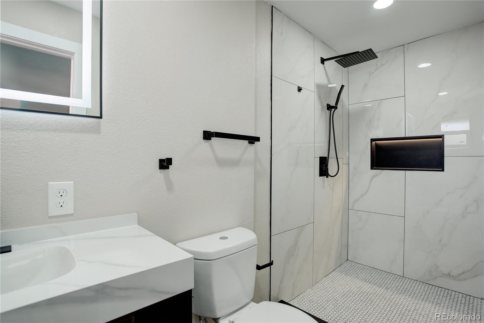 MLS Image #17 for 2202 s grape street,denver, Colorado